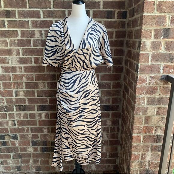 Sally LaPointe Dress 6 - Picture 6 of 13